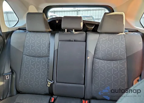 2020 Toyota Rav4 Xle z USA, uszkodzony, nr VIN 2T3P1RFV1LW105102